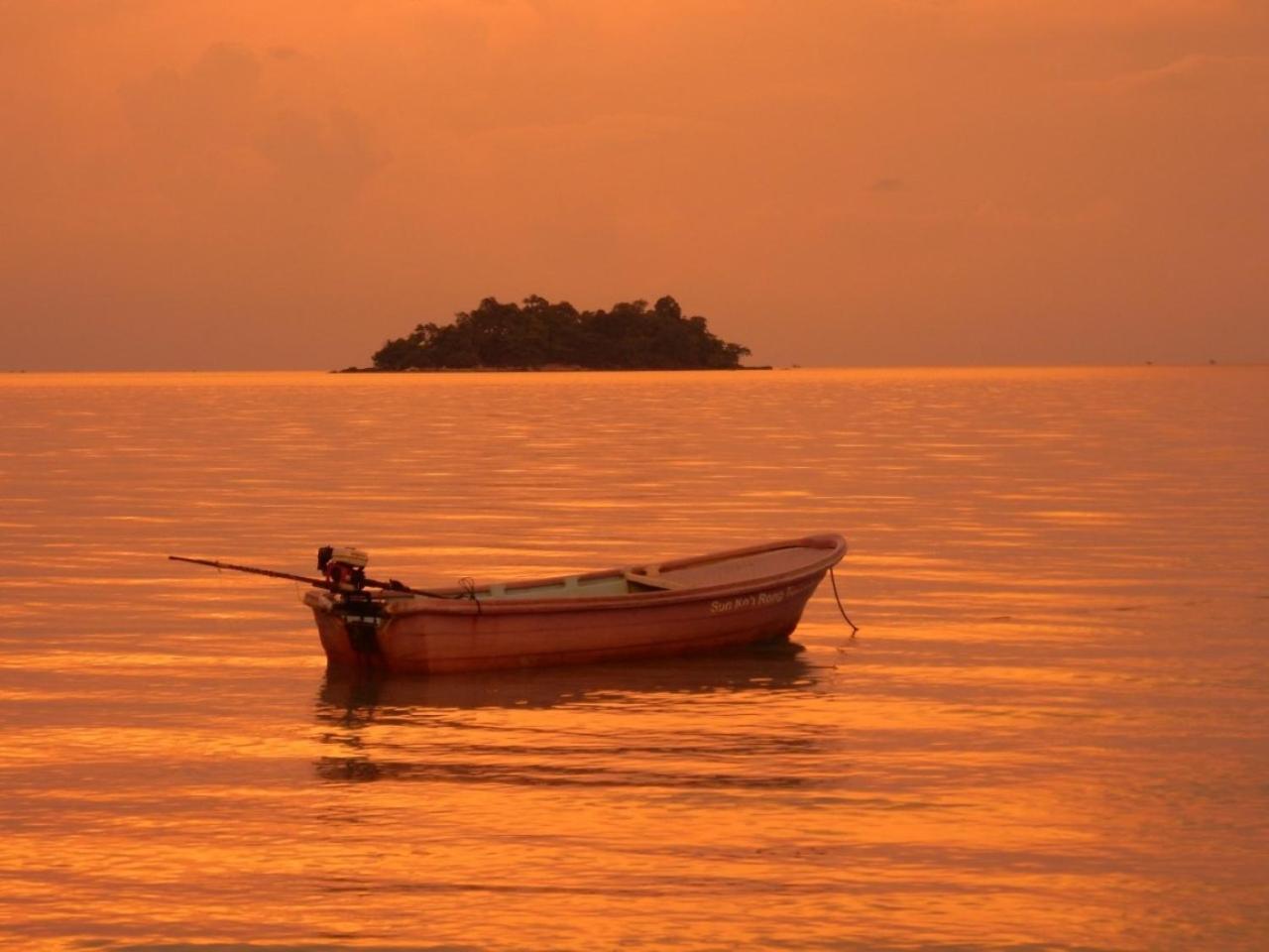 Sandbank Restaurant & Camping Koh Rong Kaoh Touch Екстер'єр фото