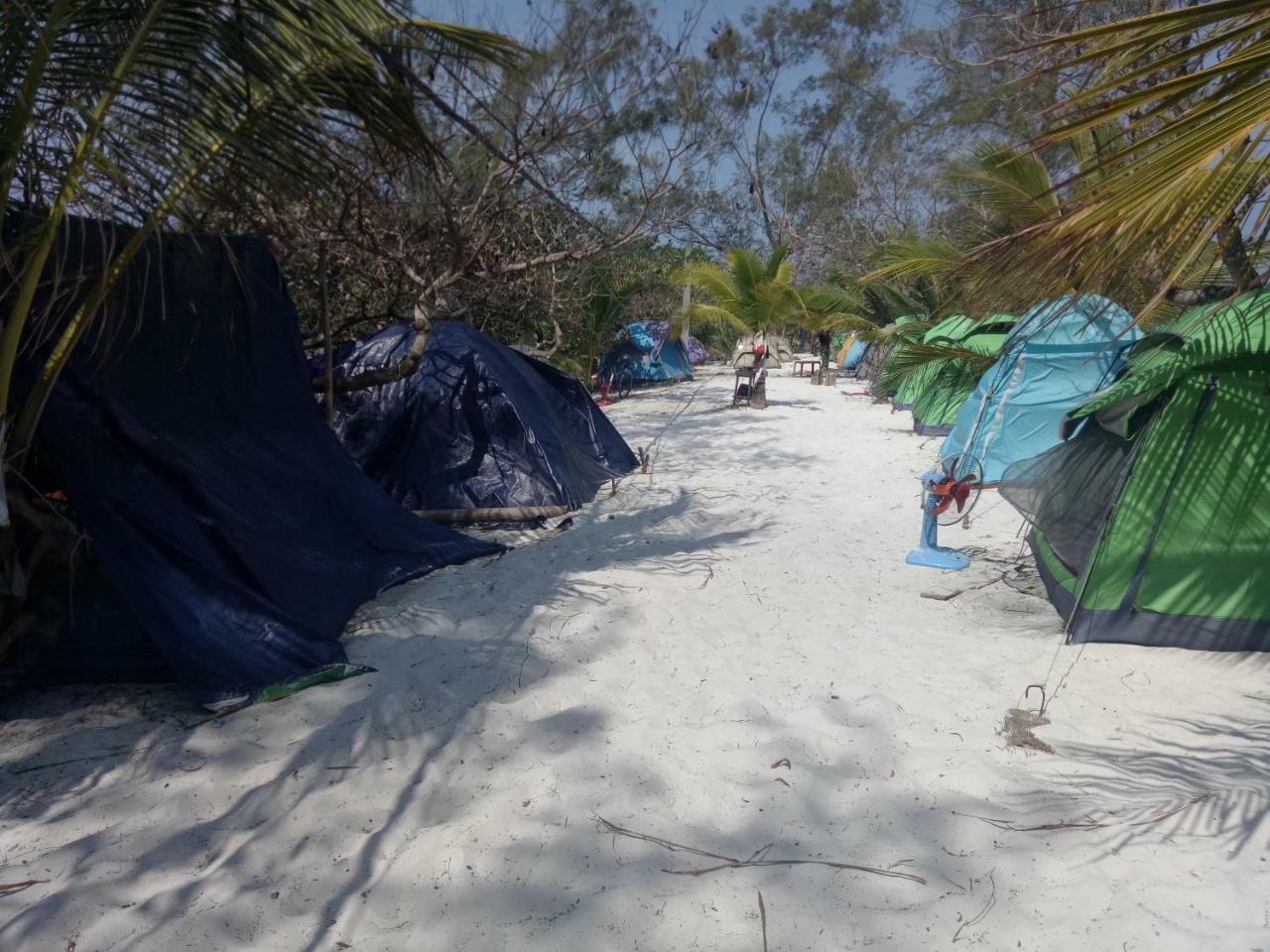 Sandbank Restaurant & Camping Koh Rong Kaoh Touch Екстер'єр фото