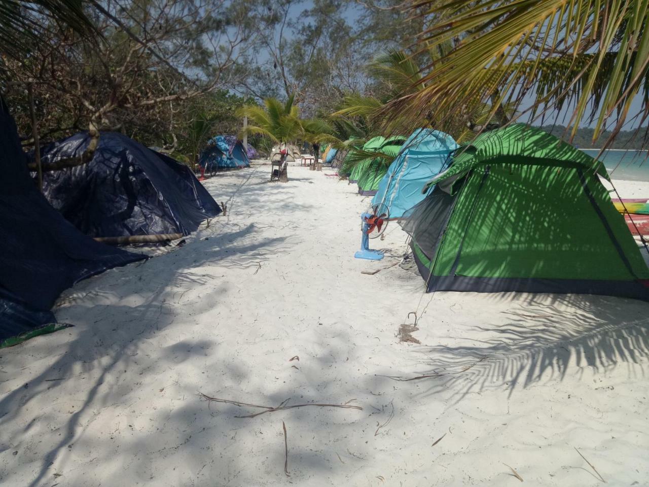 Sandbank Restaurant & Camping Koh Rong Kaoh Touch Екстер'єр фото